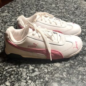 Girl’s PUMA‎ Sneakers sz 3